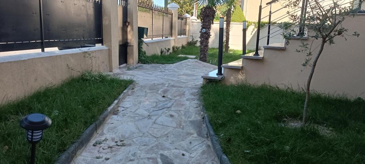 Maison Elegante Et Spacieuse Écouen Εξωτερικό φωτογραφία